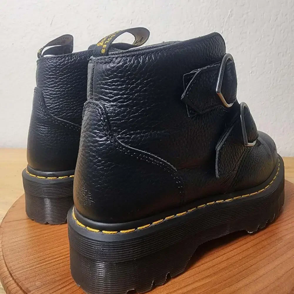 Dr. Martens Devon Heart Platform Boots Womens Size 11 Black Leather Ankle